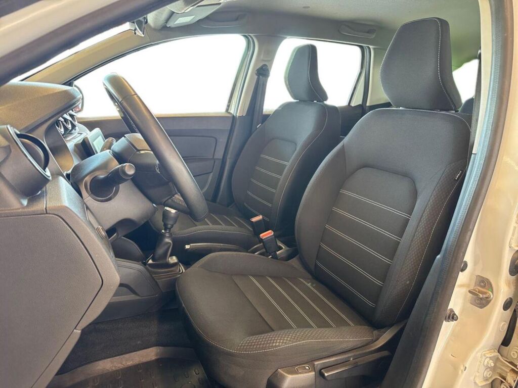 Dacia Duster 2022 Valkoinen