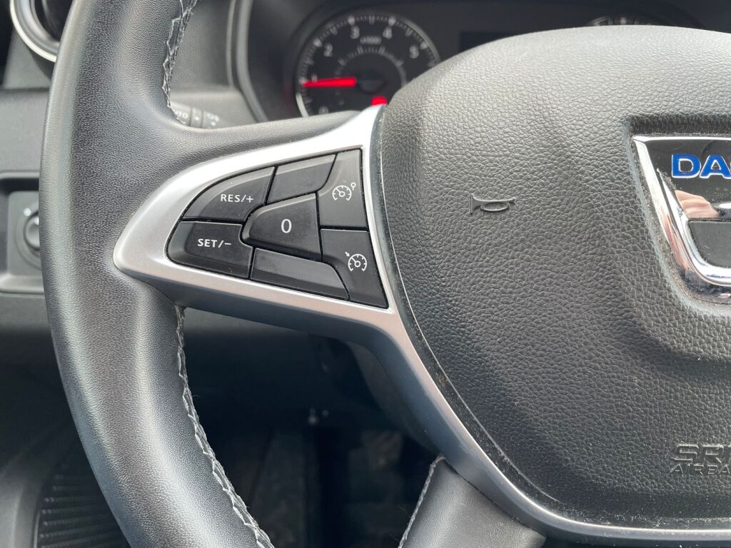 Dacia Duster 2022 Valkoinen