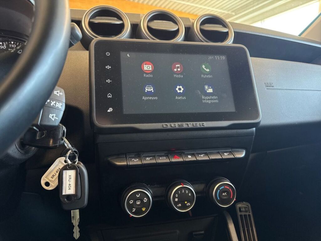 Dacia Duster 2022 Valkoinen