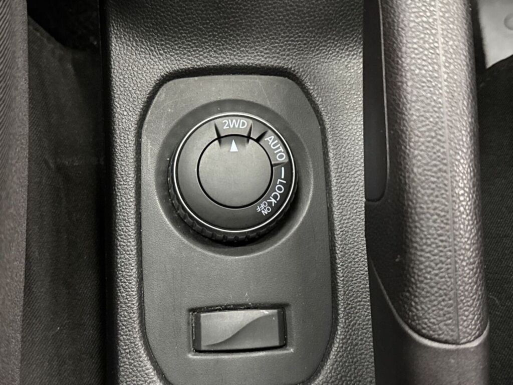 Dacia Duster 2022 Valkoinen