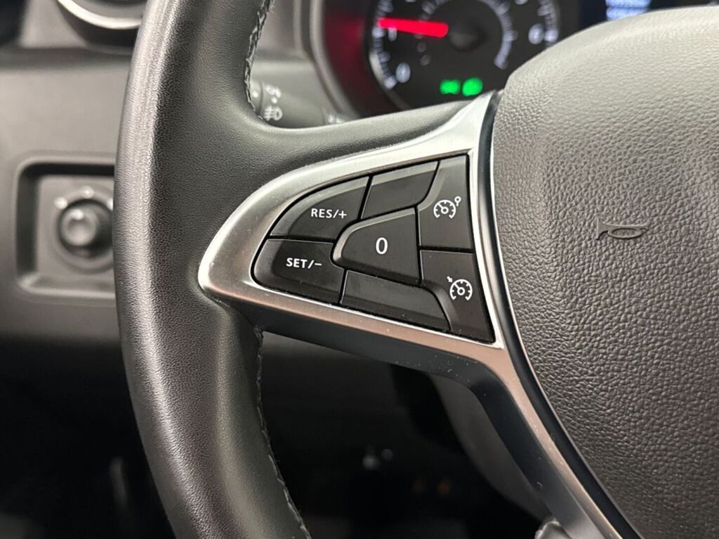 Dacia Duster 2022 Valkoinen