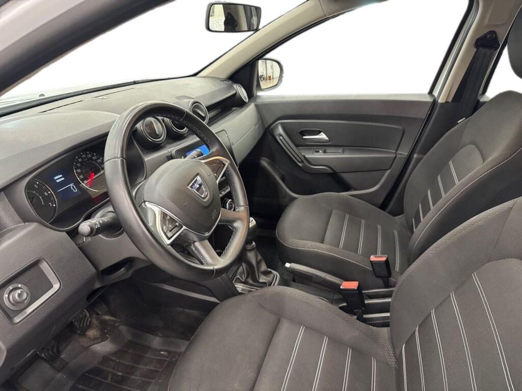 Dacia Duster 2022 Valkoinen