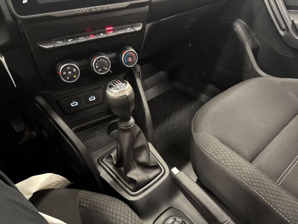 Dacia Duster 2022 Valkoinen