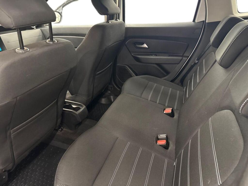Dacia Duster 2022 Valkoinen