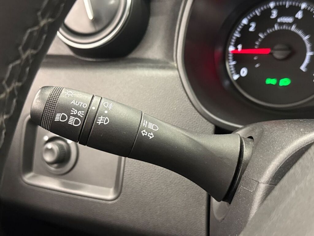 Dacia Duster 2022 Valkoinen