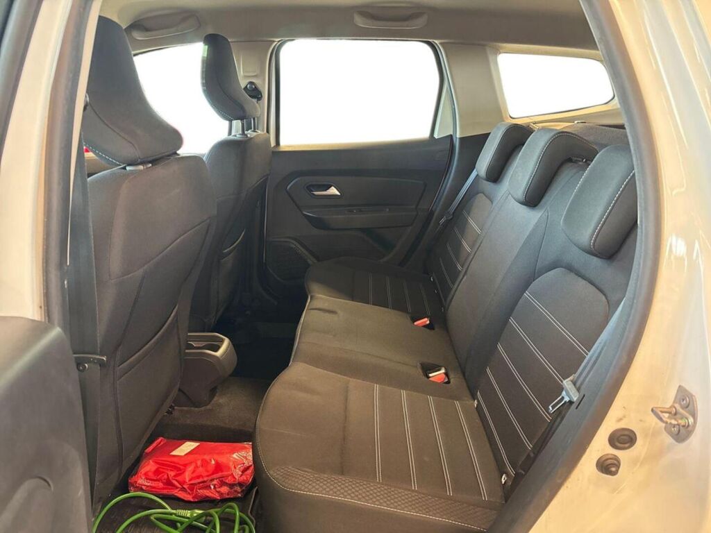 Dacia Duster 2022 Valkoinen