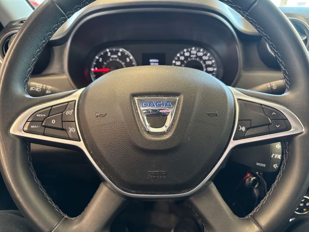 Dacia Duster 2022 Valkoinen