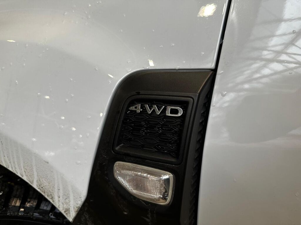 Dacia Duster 2022 Valkoinen