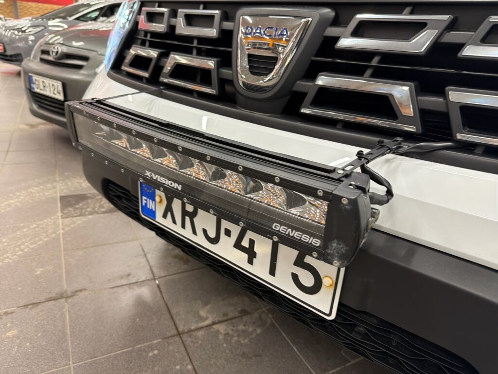 Dacia Duster 2022 Valkoinen