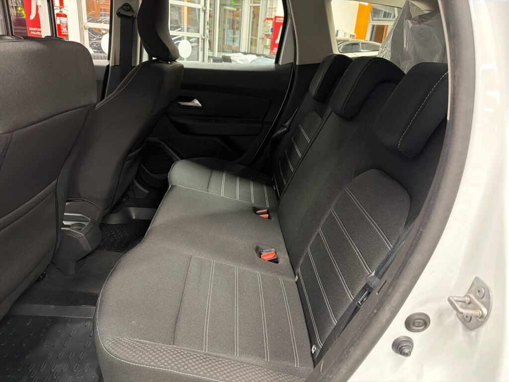 Dacia Duster 2022 Valkoinen