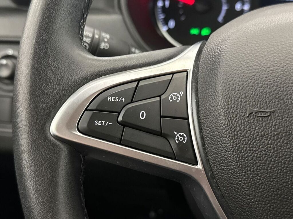 Dacia Duster 2022 Valkoinen