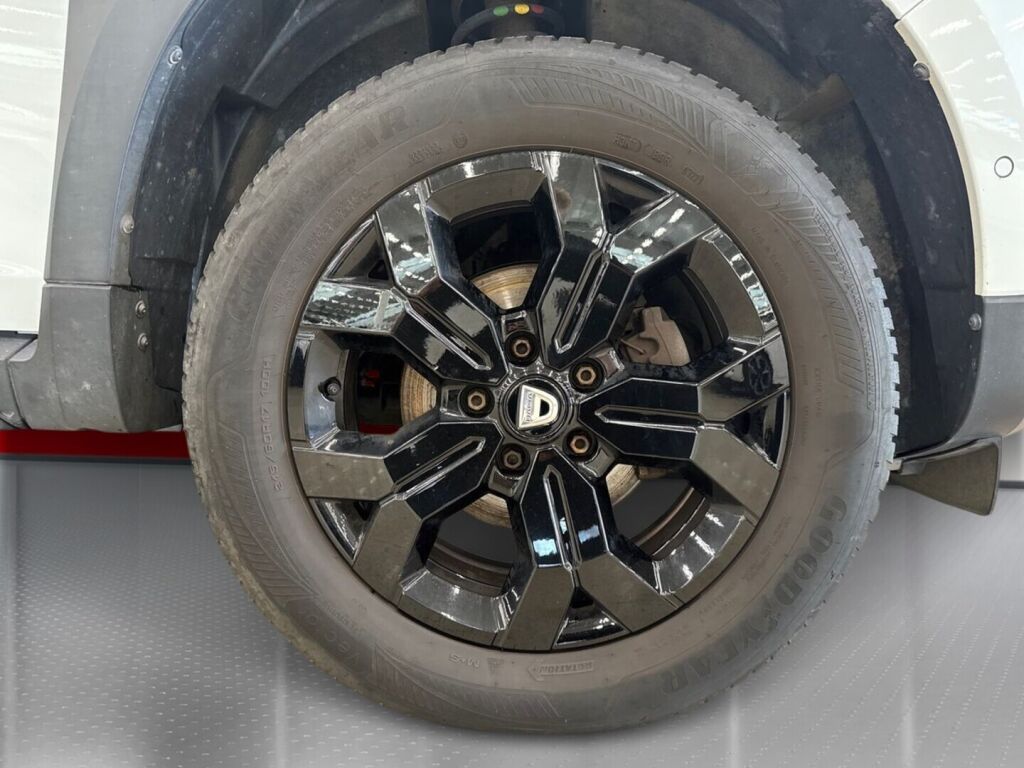Dacia Duster 2022 Valkoinen