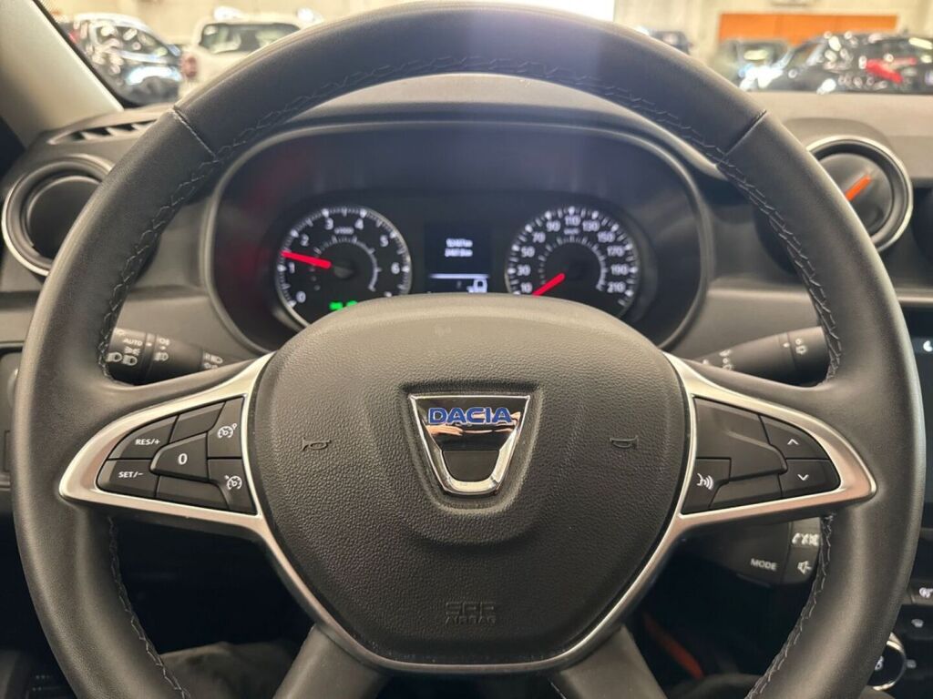 Dacia Duster 2022 Valkoinen