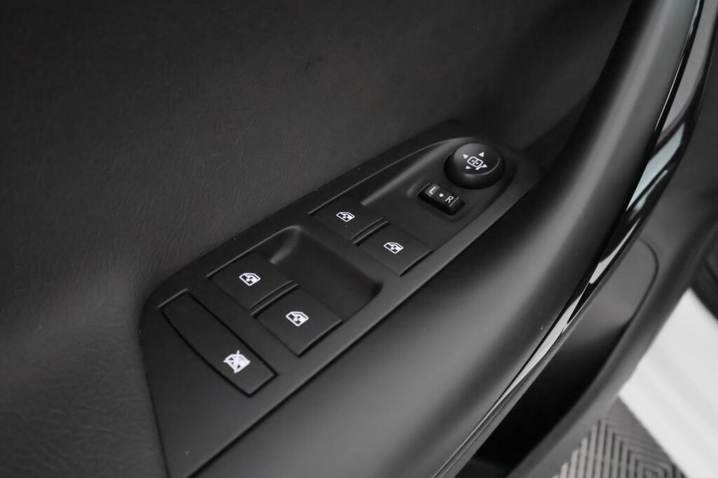 Opel Astra 2022 Valkoinen