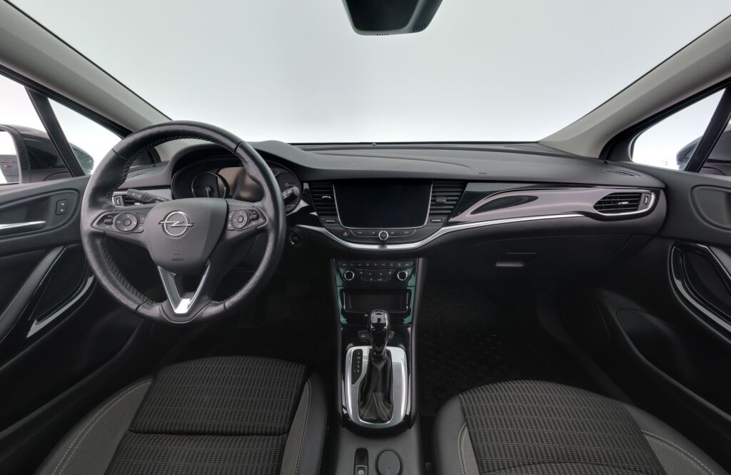 Opel Astra 2022 Valkoinen