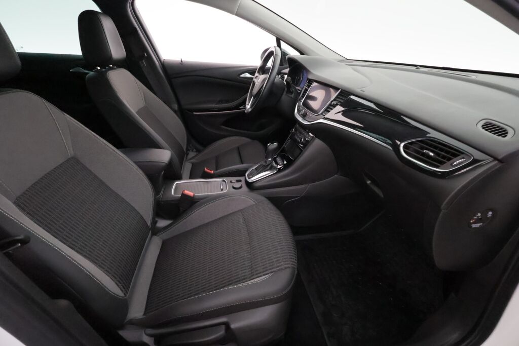 Opel Astra 2022 Valkoinen