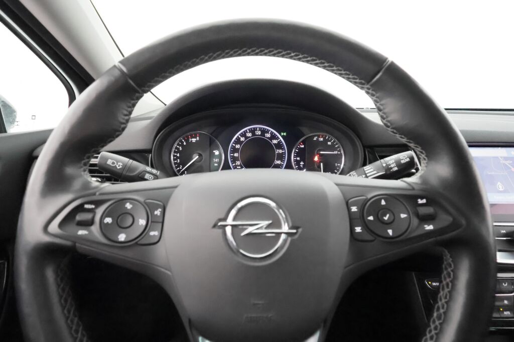 Opel Astra 2022 Valkoinen