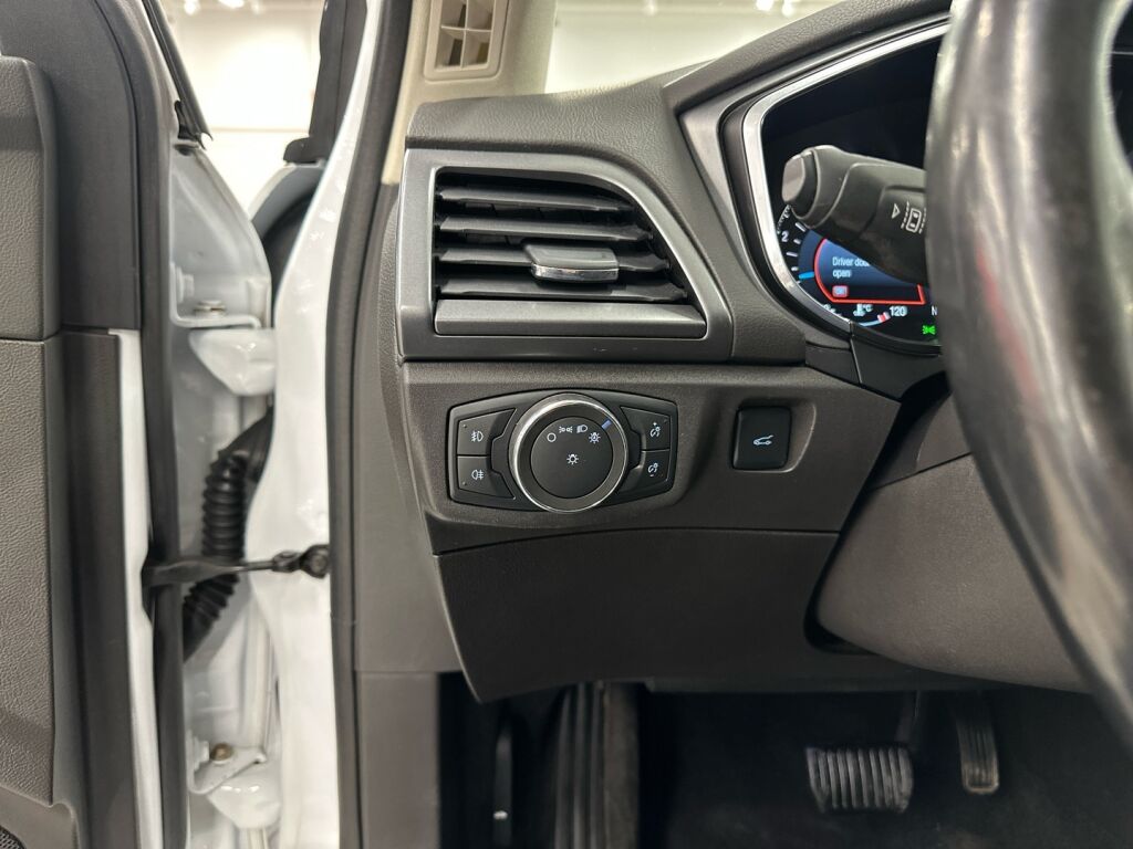 Ford Mondeo 2018 Valkoinen