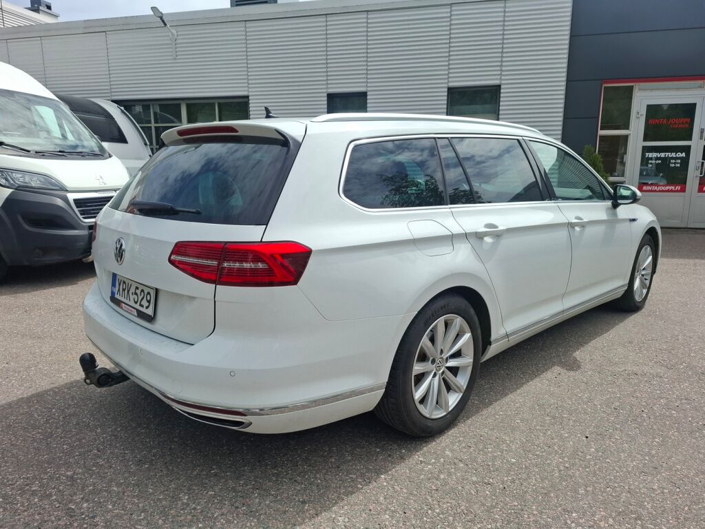 Volkswagen Passat 2018 Valkoinen