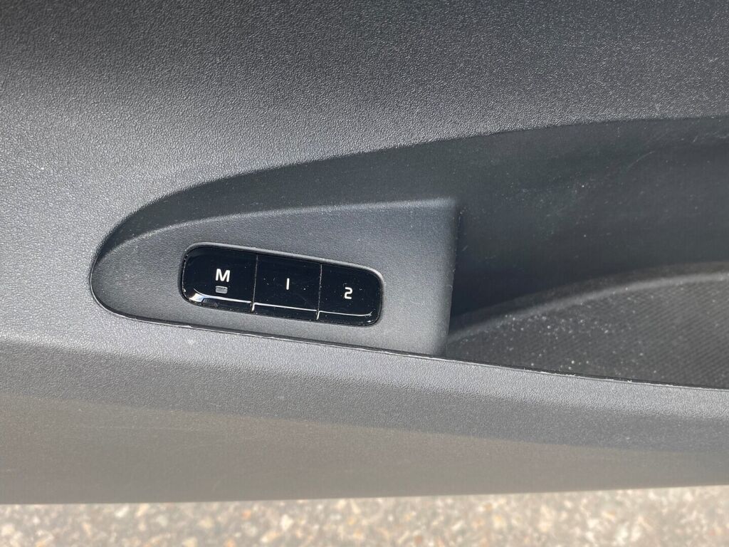 Polestar 2 2022 Valkoinen