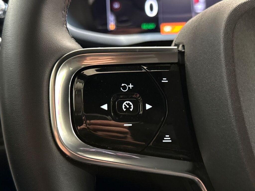 Polestar 2 2022 Valkoinen