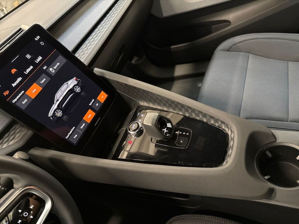 Polestar 2 2022 Valkoinen