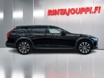 Volvo V90 Cross Country 2022 Musta