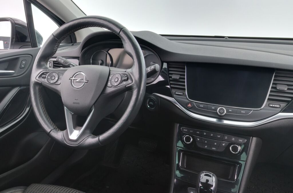 Opel Astra 2022 Valkoinen