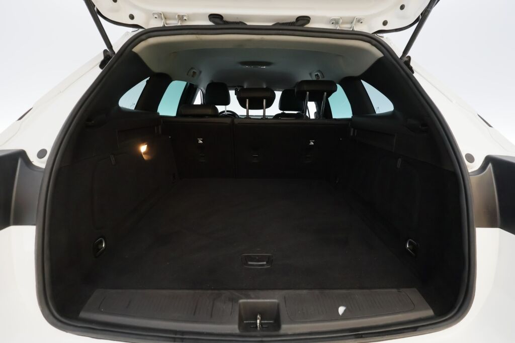 Opel Astra 2022 Valkoinen