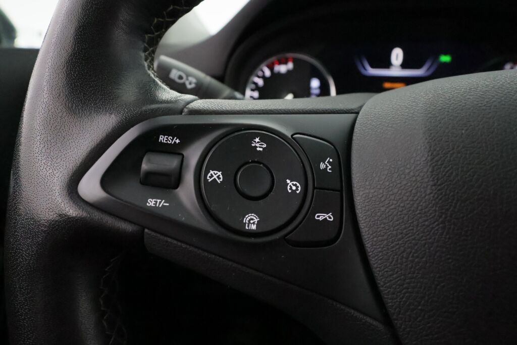 Opel Astra 2022 Valkoinen