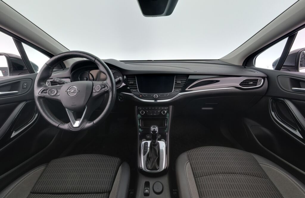 Opel Astra 2022 Valkoinen