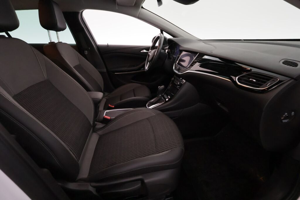 Opel Astra 2022 Valkoinen