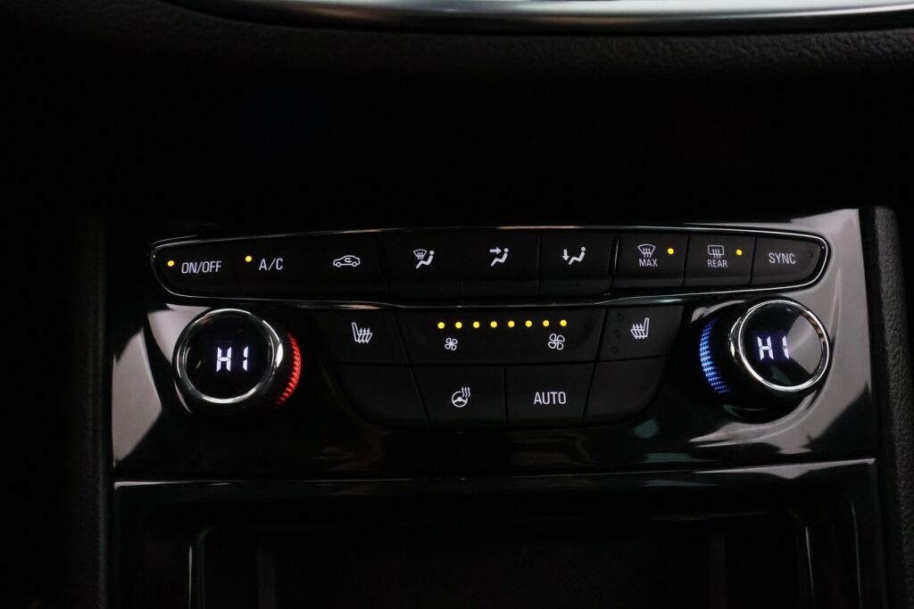 Opel Astra 2022 Valkoinen