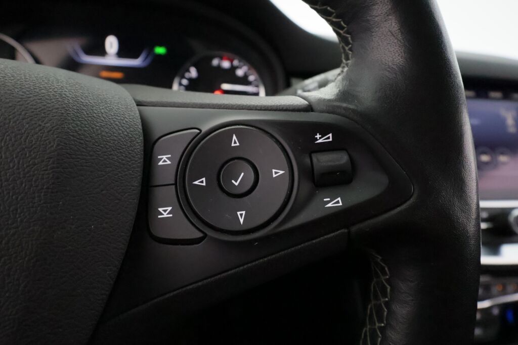 Opel Astra 2022 Valkoinen