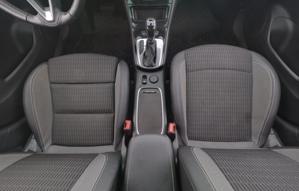 Opel Astra 2022 Valkoinen