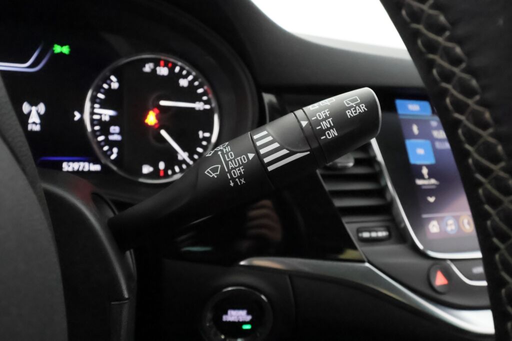 Opel Astra 2022 Valkoinen