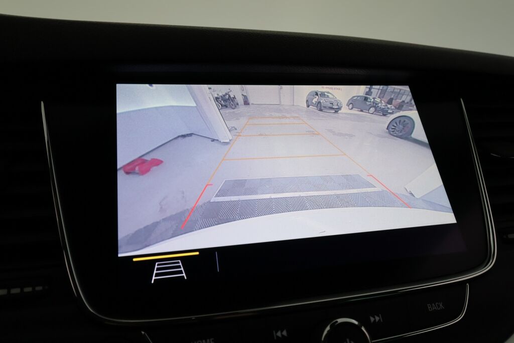 Opel Astra 2022 Valkoinen