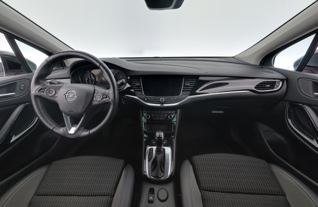 Opel Astra 2022 Valkoinen