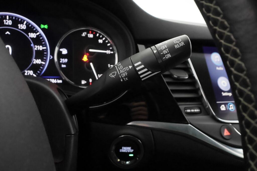 Opel Astra 2022 Valkoinen