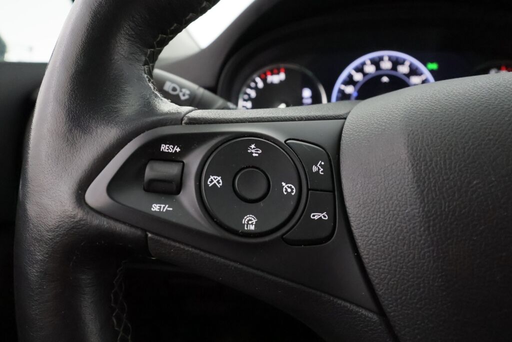 Opel Astra 2022 Valkoinen