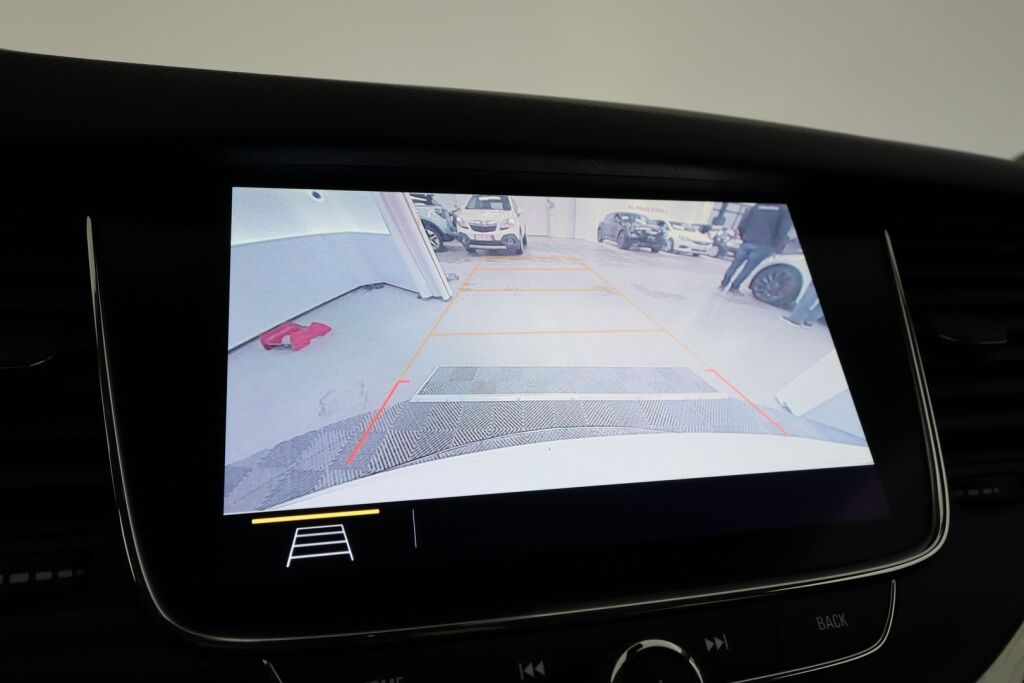 Opel Astra 2022 Valkoinen