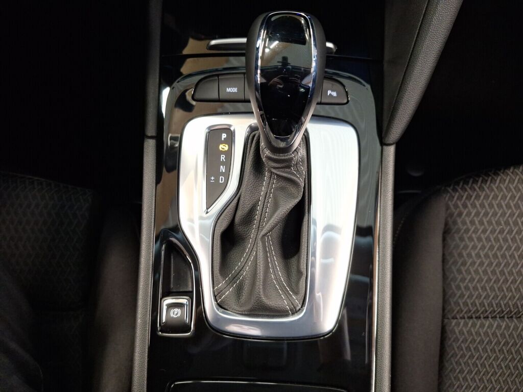 Opel Insignia 2022 Valkoinen