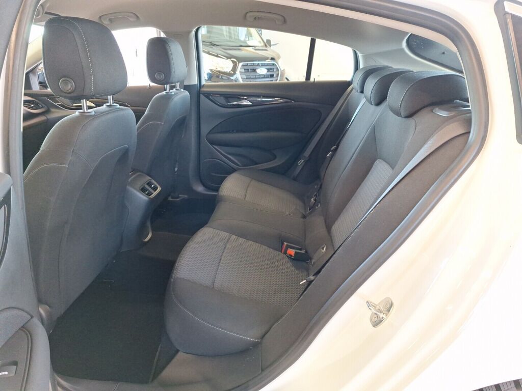 Opel Insignia 2022 Valkoinen