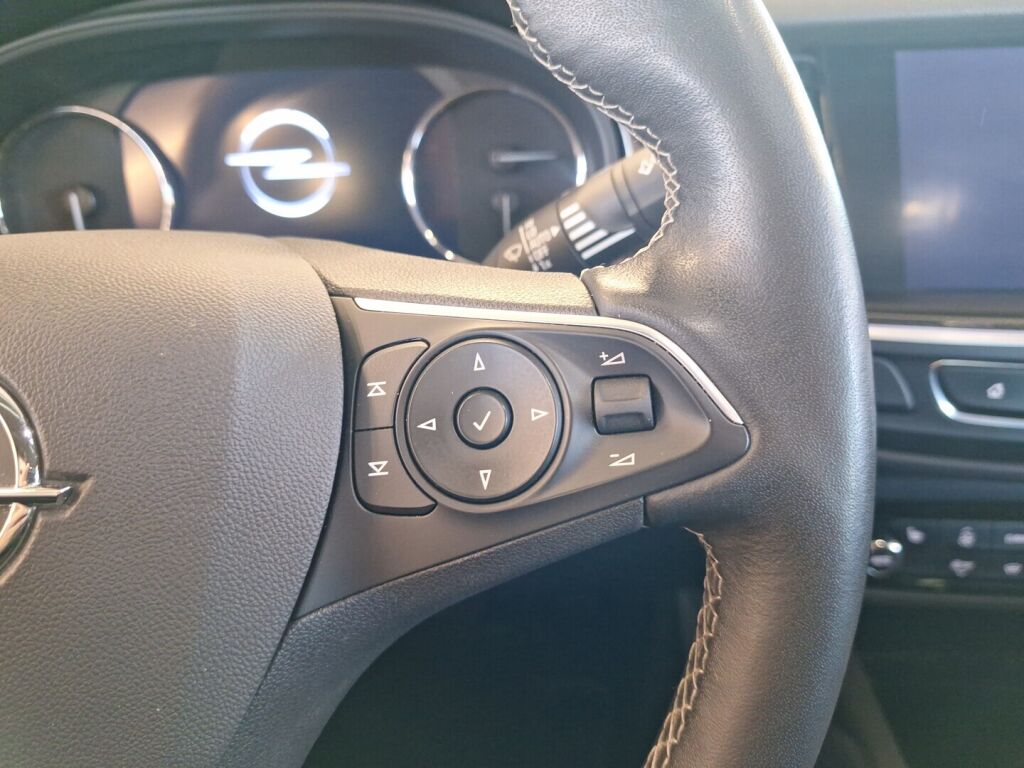 Opel Insignia 2022 Valkoinen