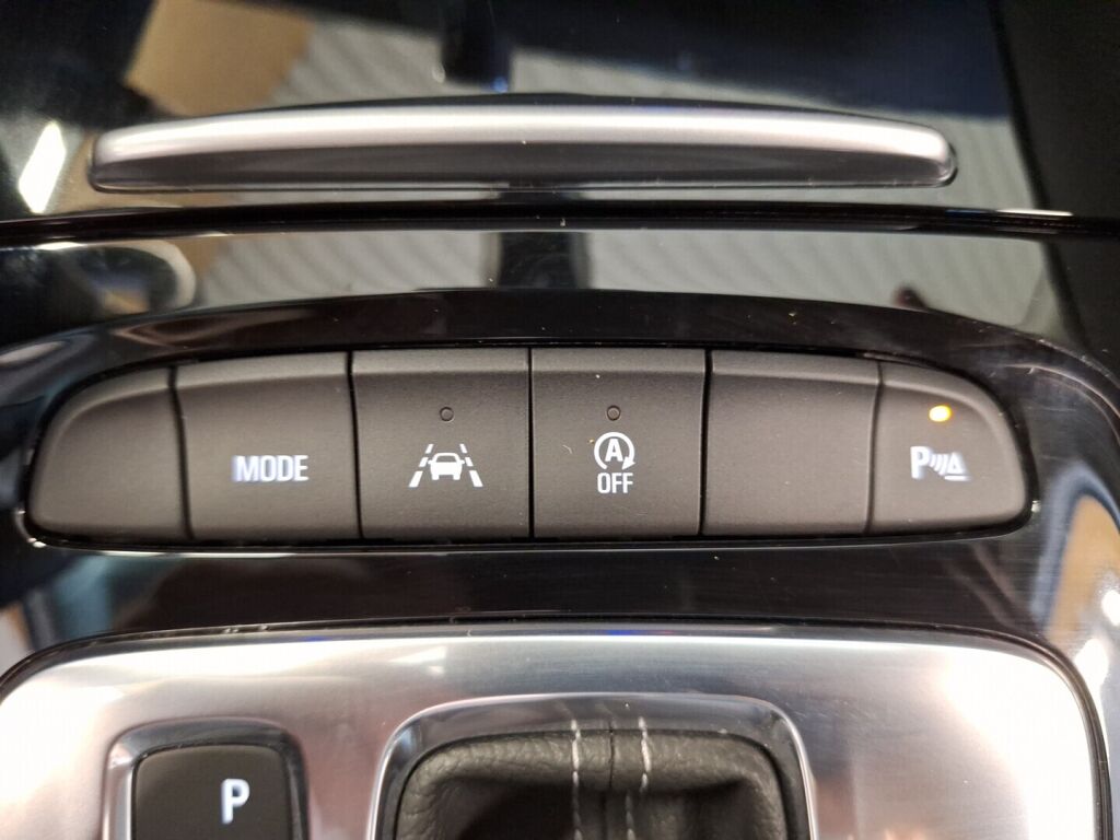 Opel Insignia 2022 Valkoinen