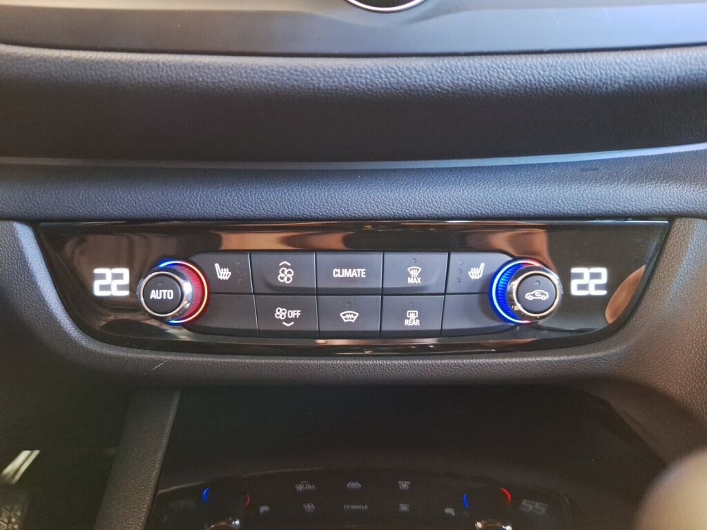 Opel Insignia 2022 Valkoinen