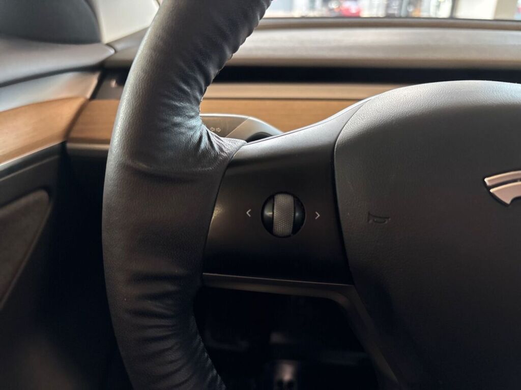 Tesla Model 3 2021 Musta