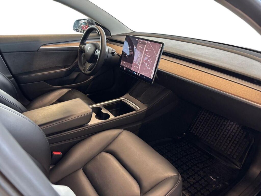 Tesla Model 3 2021 Musta