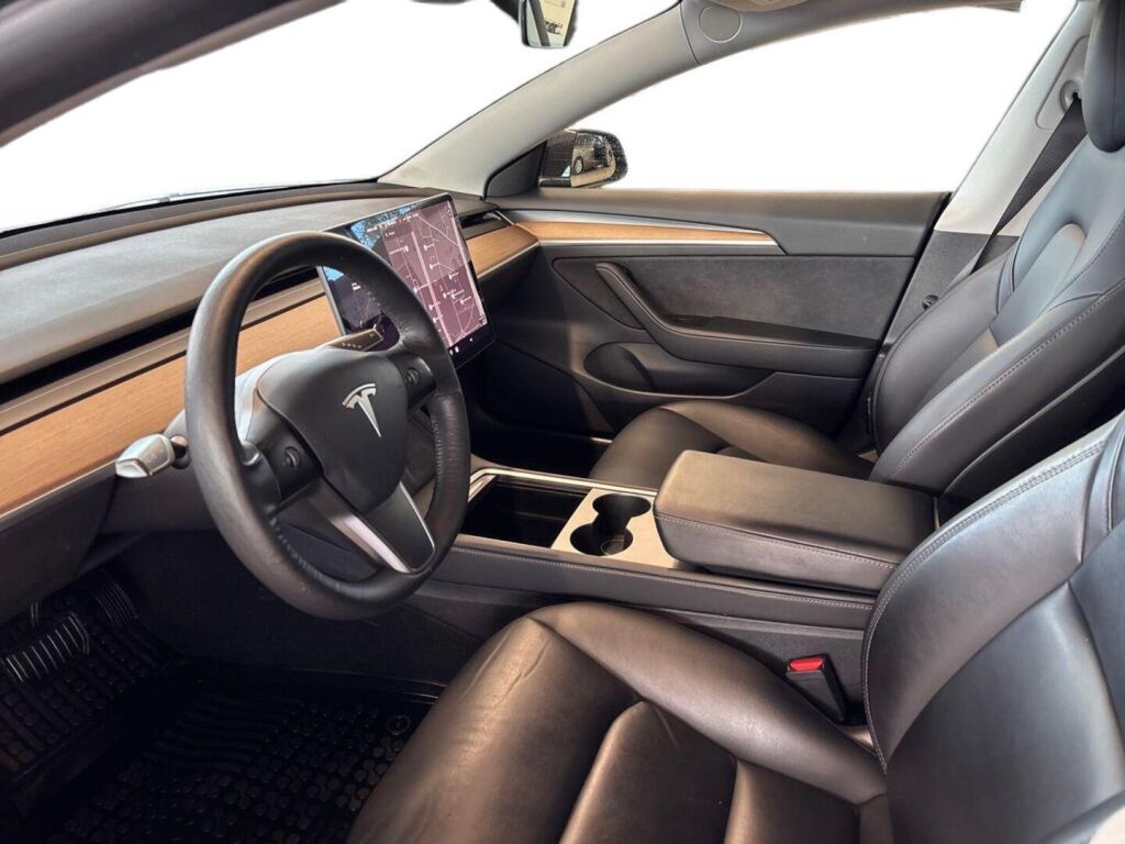 Tesla Model 3 2021 Musta