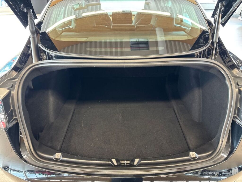 Tesla Model 3 2021 Musta
